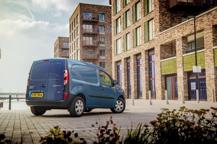  Renault Kangoo Van Z.E. 33 2017 года  (UK) (фото 24 из 44)